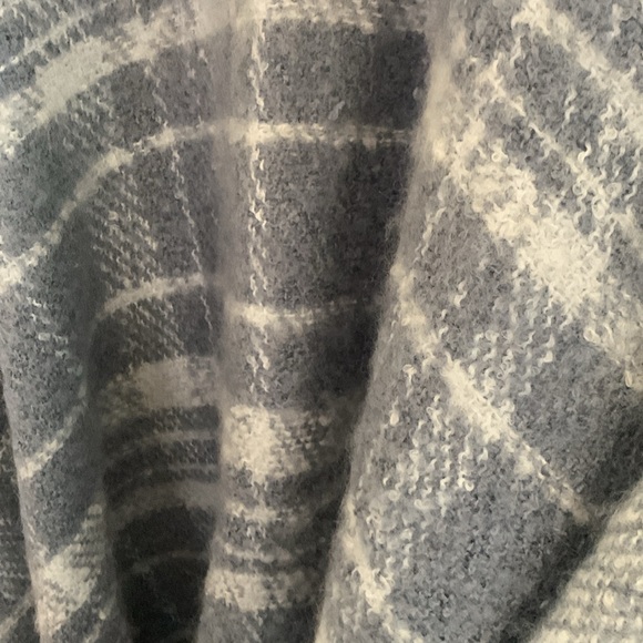 Ulla Popken NWOT stunning pale blue plaid hooded ruana . Fringed . Beautiful!! - Picture 10 of 12